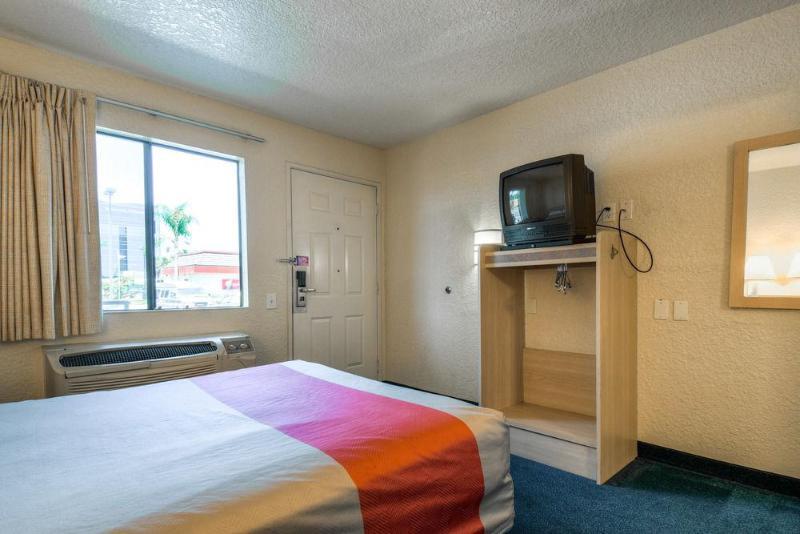 Motel 6-Anaheim, Ca - Buena Park Buitenkant foto